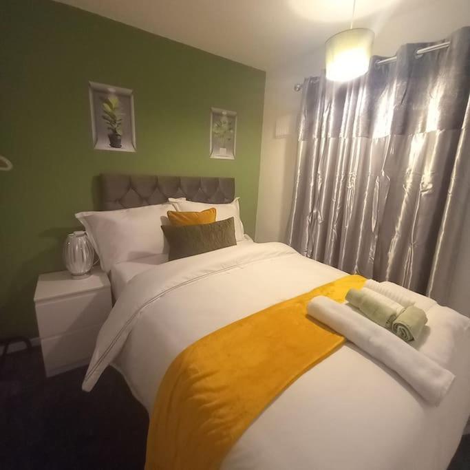 Golden Plush Suites - Beautiful Luxury 3 Bed House In Leicester Eksteriør billede