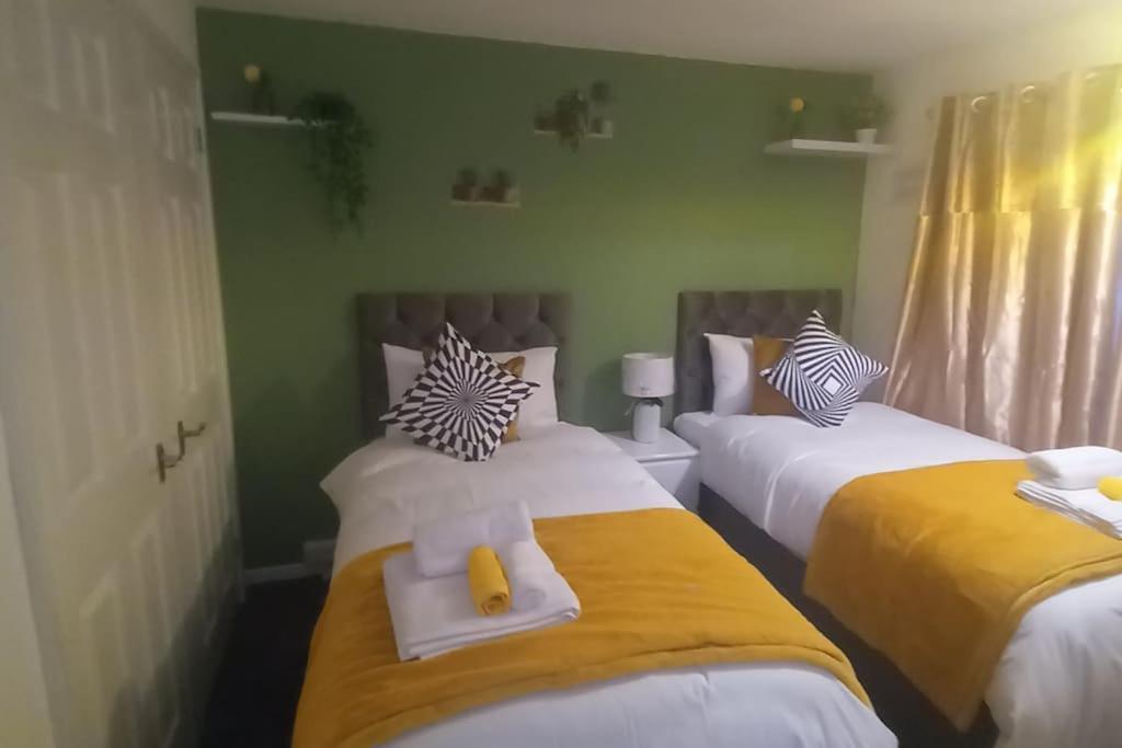 Golden Plush Suites - Beautiful Luxury 3 Bed House In Leicester Eksteriør billede