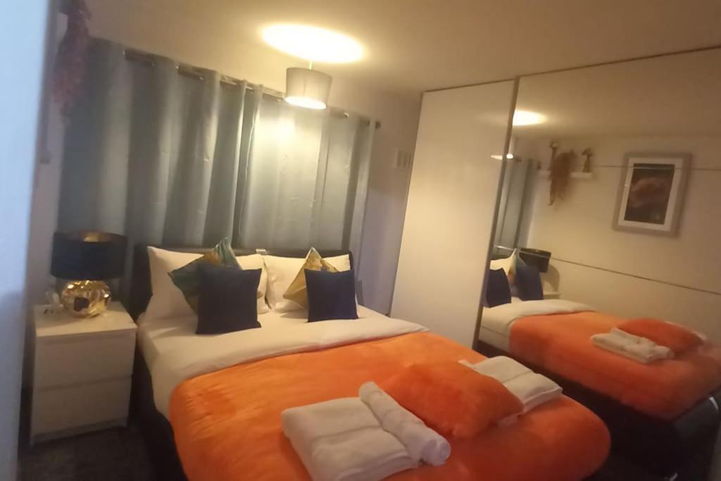 Golden Plush Suites - Beautiful Luxury 3 Bed House In Leicester Eksteriør billede