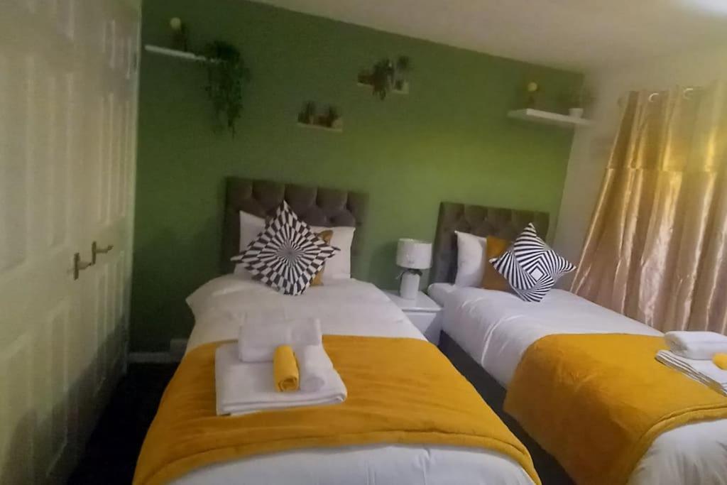 Golden Plush Suites - Beautiful Luxury 3 Bed House In Leicester Eksteriør billede