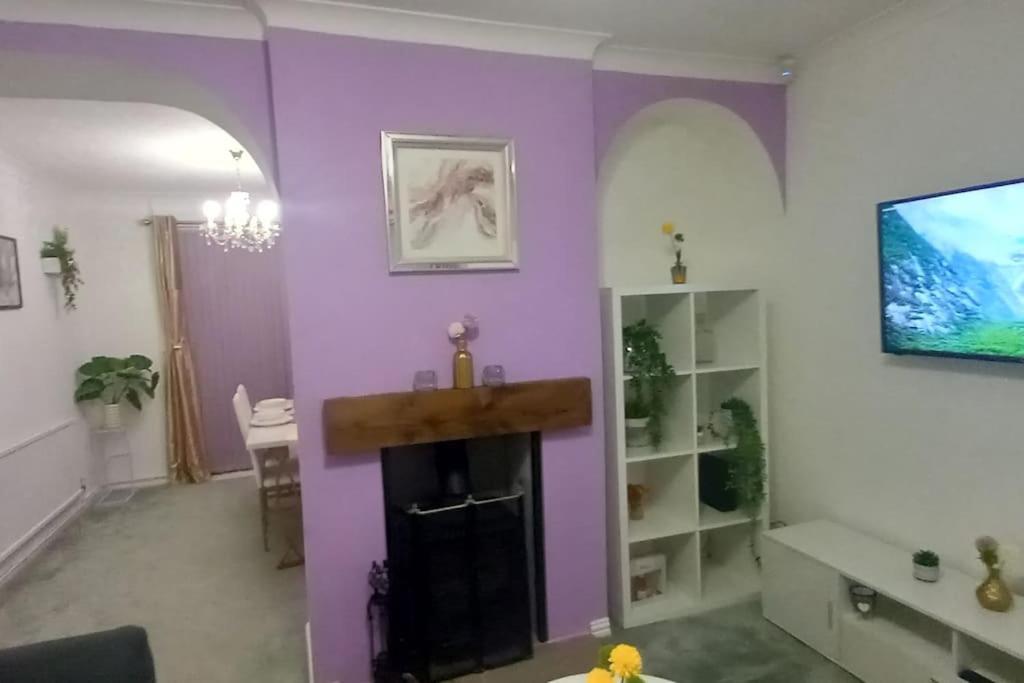 Golden Plush Suites - Beautiful Luxury 3 Bed House In Leicester Eksteriør billede