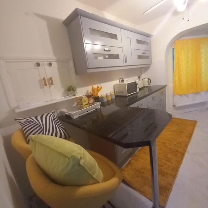 Golden Plush Suites - Beautiful Luxury 3 Bed House In Leicester Eksteriør billede