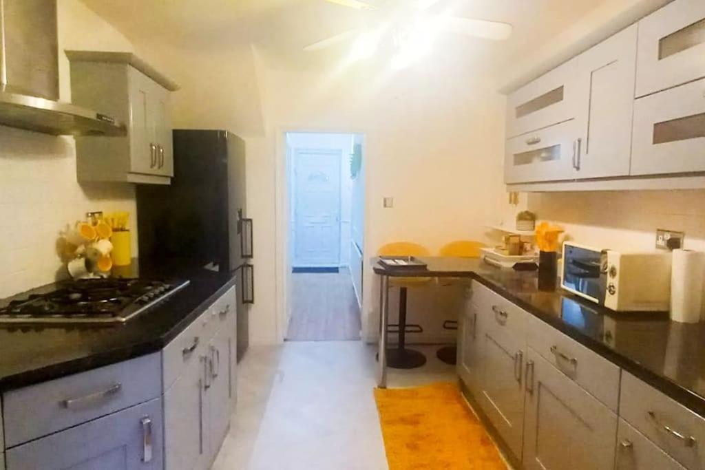 Golden Plush Suites - Beautiful Luxury 3 Bed House In Leicester Eksteriør billede